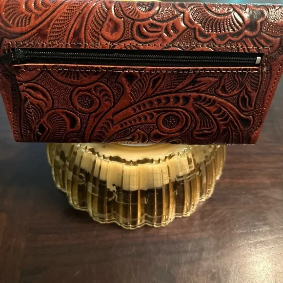 Elegant Brown Floral Women's Clutch - Picture 2 of 3